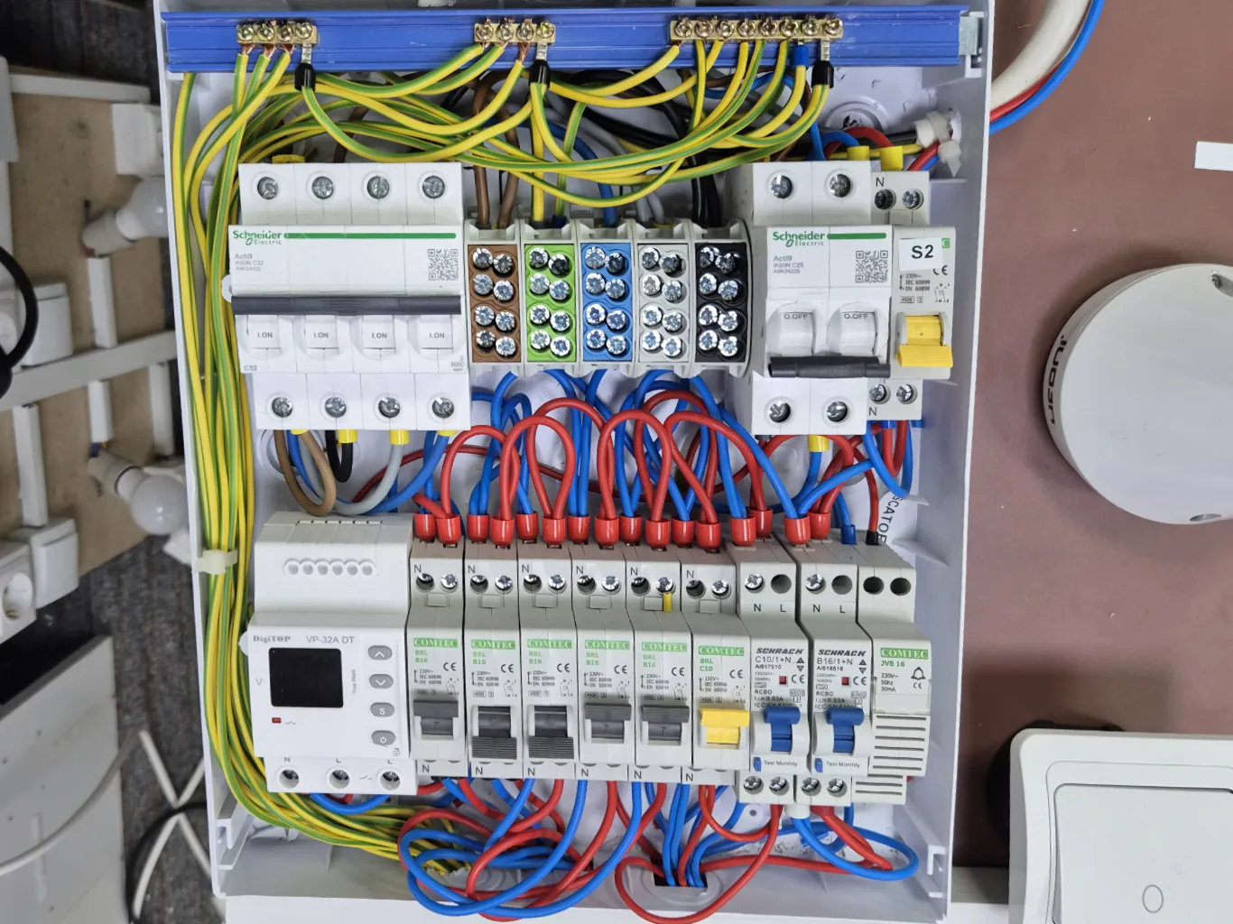 quadro-elettrico-civile-per-un-appartamento
